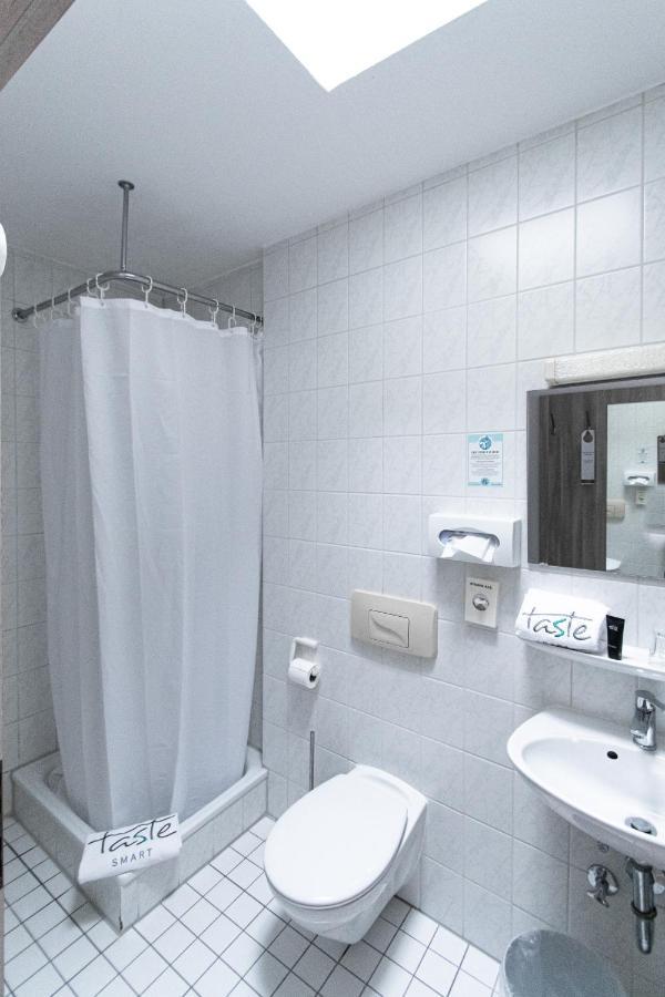 Taste Smart Hotel Бакнанґ Екстер'єр фото
