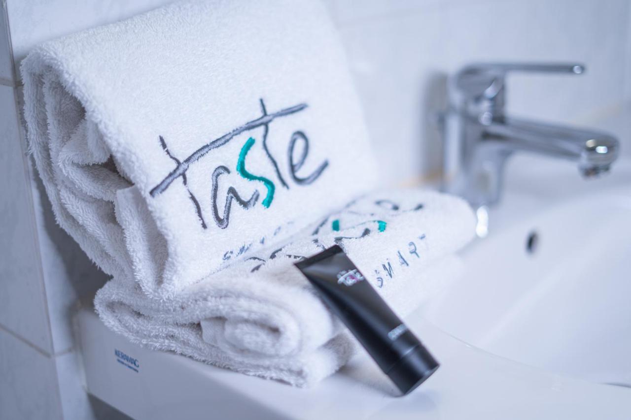 Taste Smart Hotel Бакнанґ Екстер'єр фото