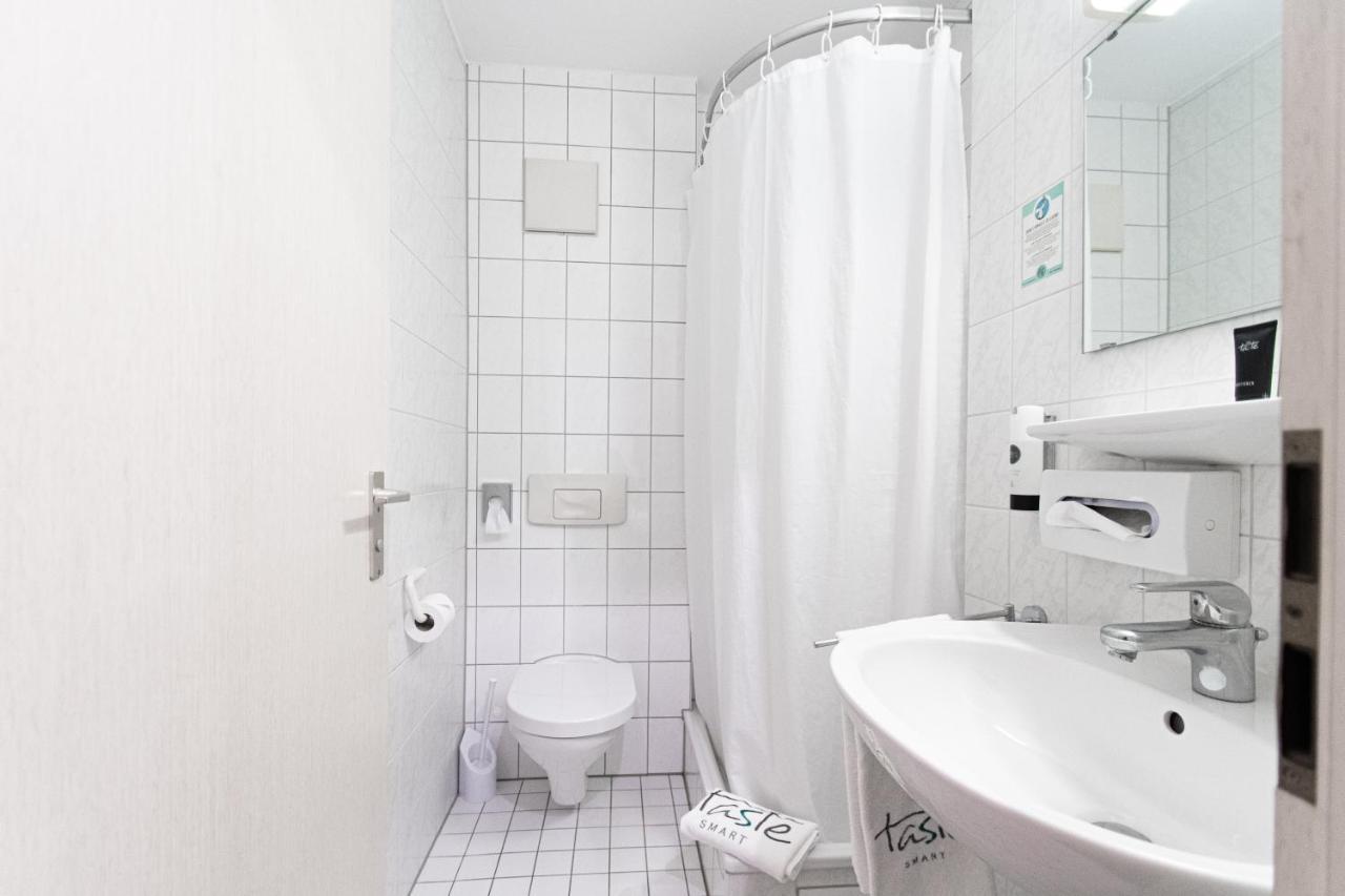 Taste Smart Hotel Бакнанґ Екстер'єр фото