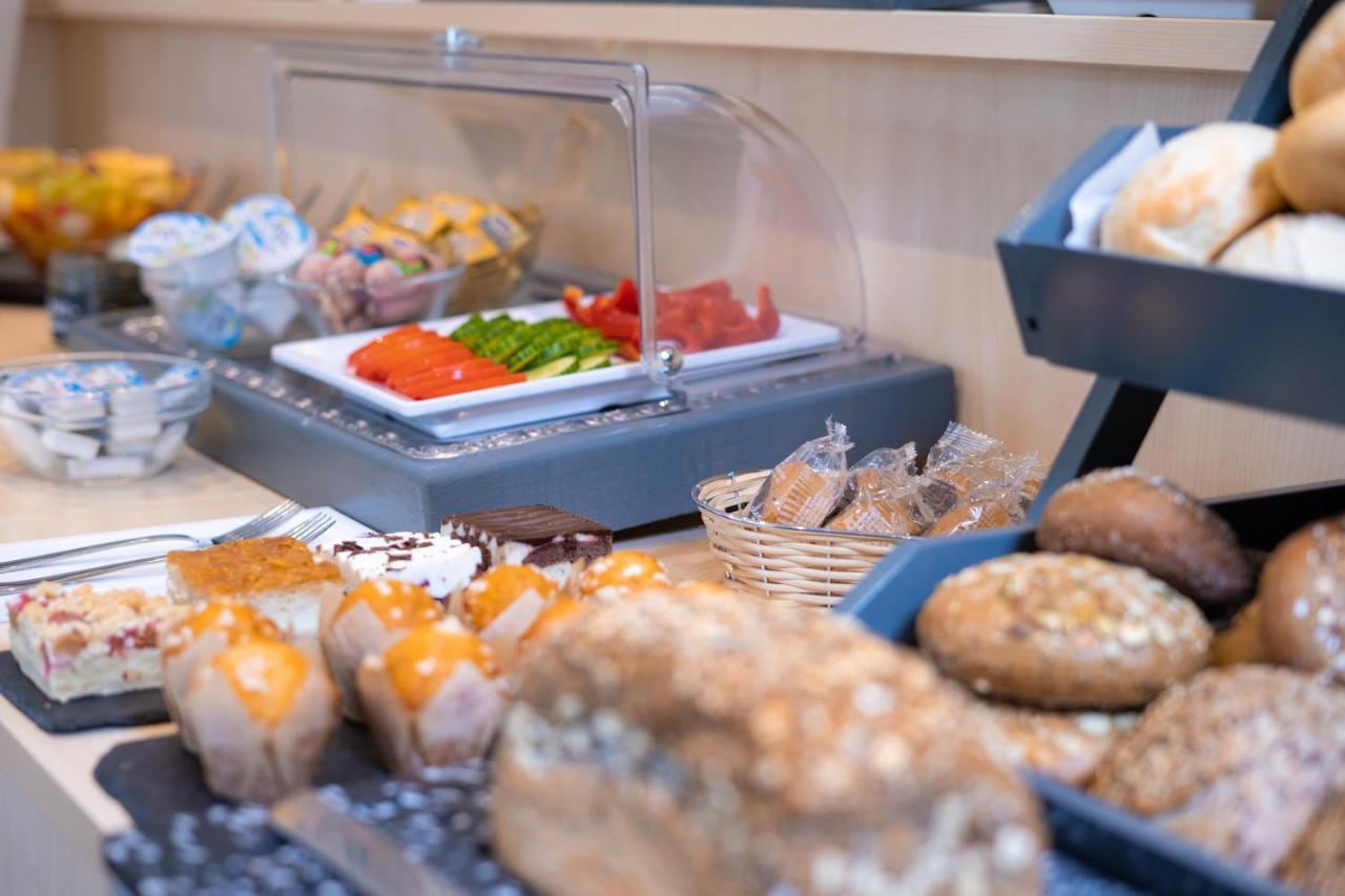 Taste Smart Hotel Бакнанґ Екстер'єр фото