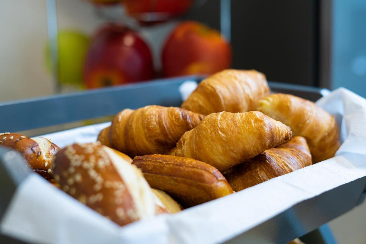 Taste Smart Hotel Бакнанґ Екстер'єр фото